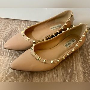 7.5 nude Steve Madden flats